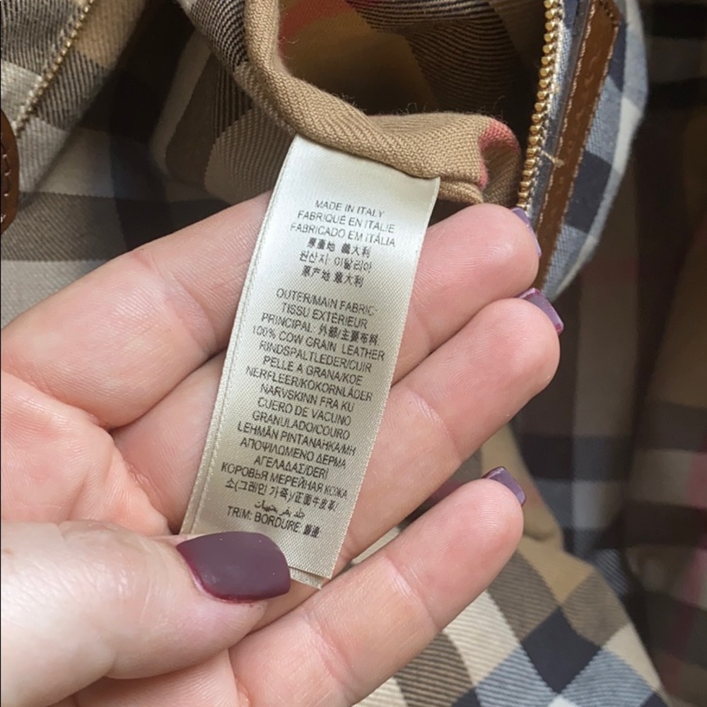 Burberry Tote - Picture 5 of 6
